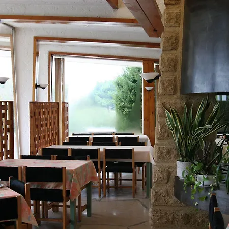 Hotel Les Cabanettes Arles