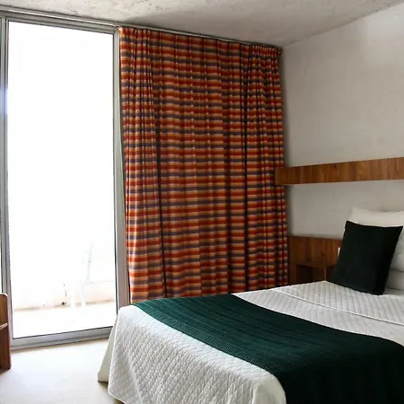 Hotel Les Cabanettes Arles
